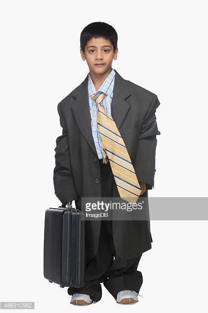 FOUR ITEMS MEN NEED TO STOP WEARING